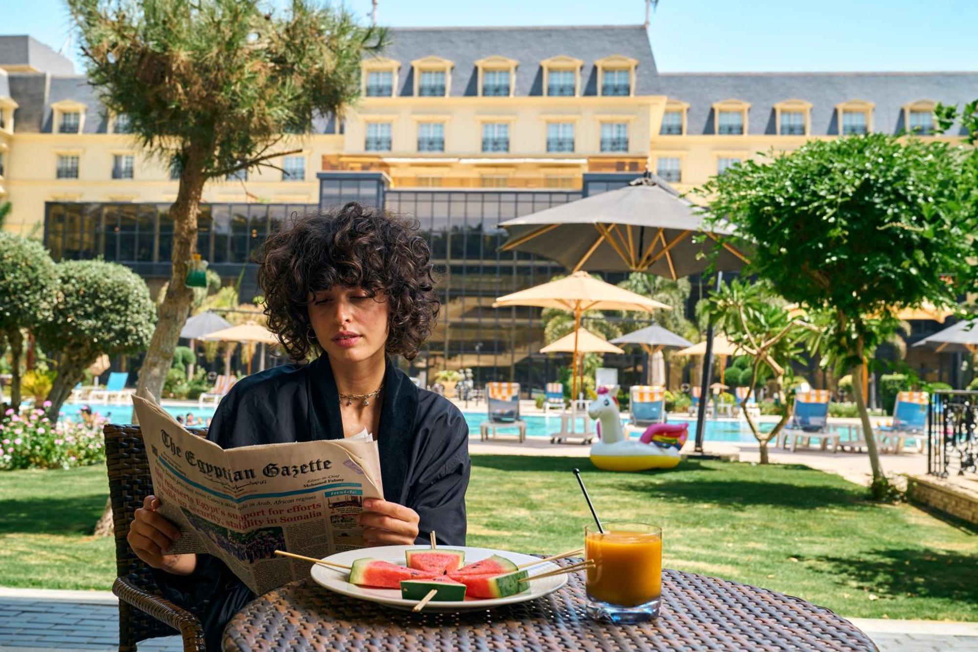 Renaissance Cairo Mirage City Hotel Exteriör bild The hotel's garden